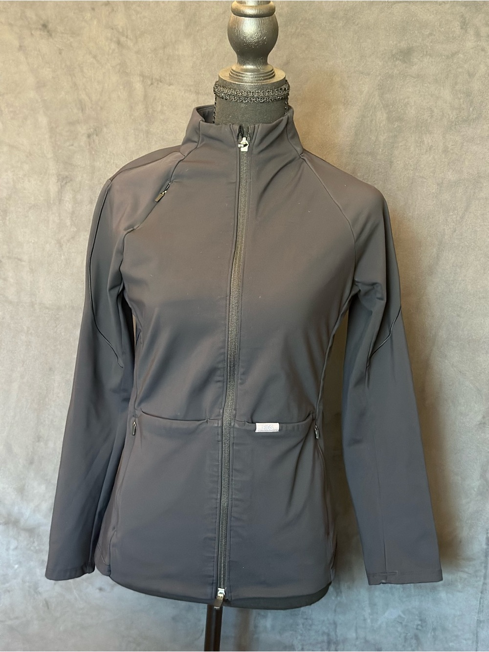 FIGS Technical Collection Women's Full Zip Jacket w/ Zipped Pockets Black M